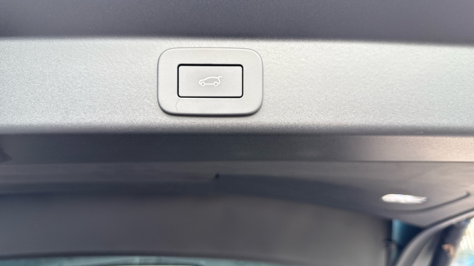 Land Rover Range Rover Sport 3.0 D300 SE 5dr Auto Diesel Estate - Image 37